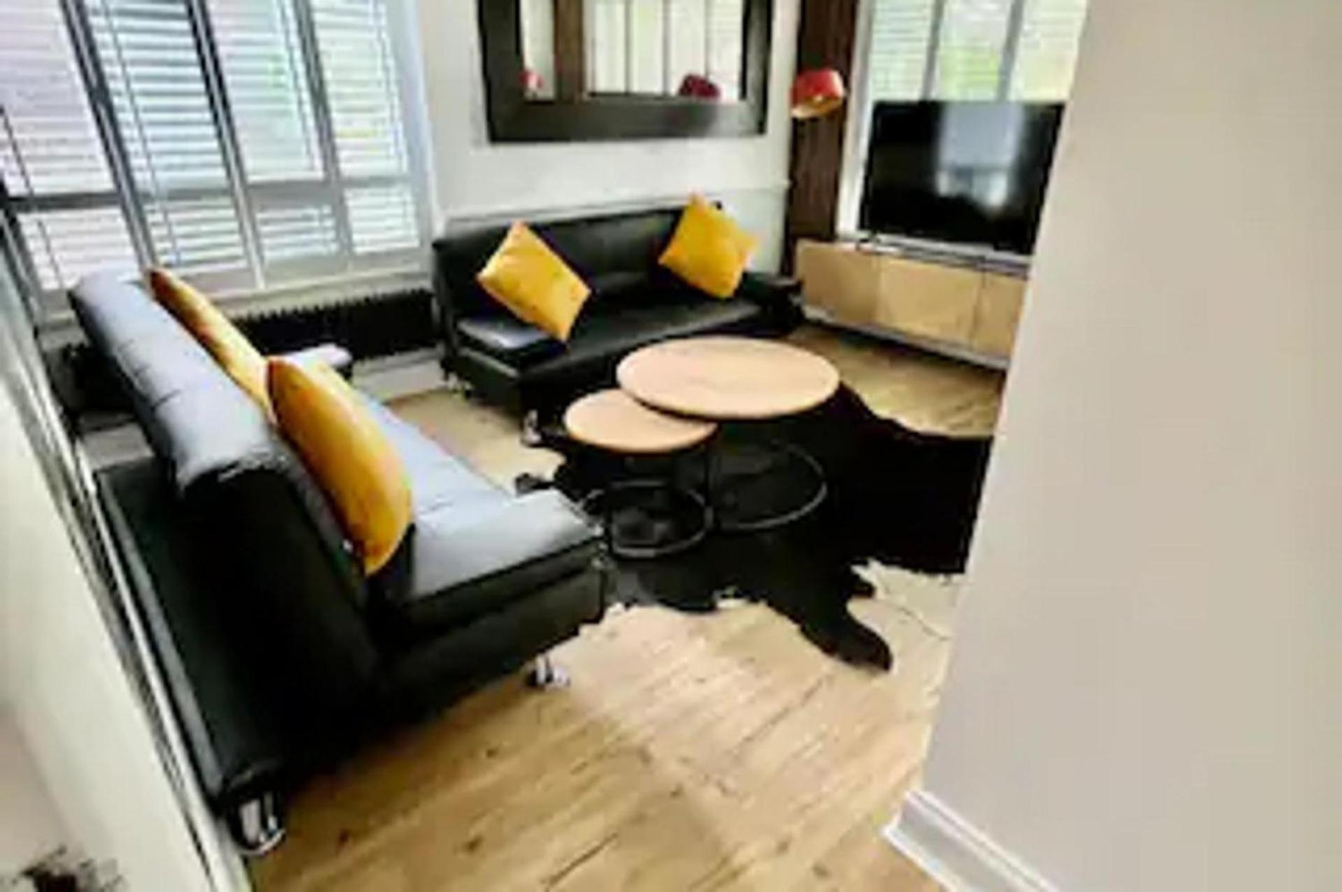 Newly Refurbished 3 Bed Flat Free Parking